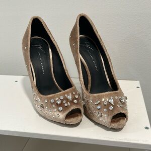 Crushed velvet platform elegant peep-toe heels.  Great for formal wear/jeans.